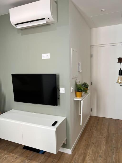 Apartment 1 Neuf A 100 M Des Plages Et De La Gare Saint-Raphaël
